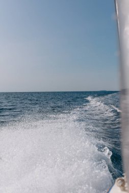 Açık denizlerde deniz manzarası