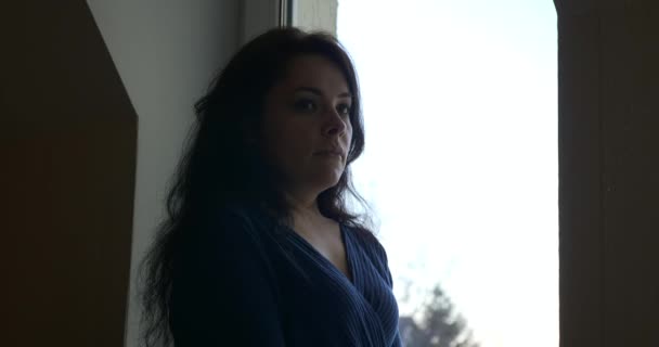 Schockierte Verängstigte Weibliche Emotionen Schlechte Nachrichten Für Gestresste Frau Die — Stockvideo