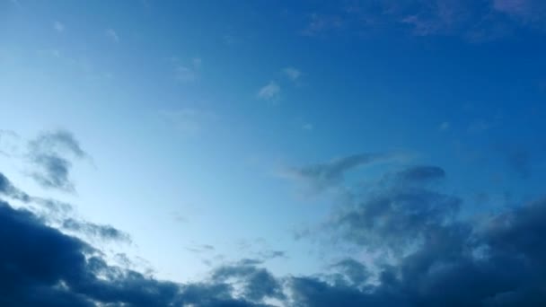 Fps Time Lapse Nuvens Cinzas Escuras Céu Azul Dia Tempo — Vídeo de Stock