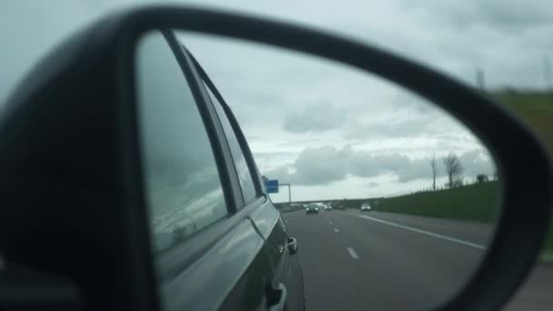 Zooma Närbild Bil Sidovy Spegel Resa Med Fordon Motorvägen Landsväg — Stockvideo