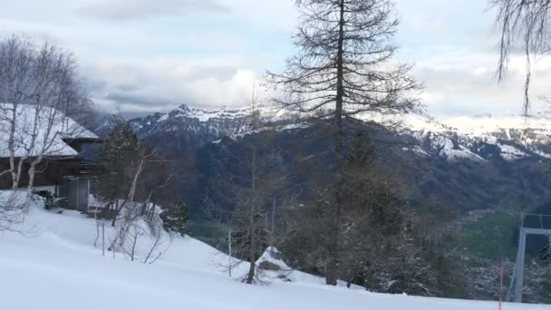 Deserted Empty Closed Ski Resort Coronavirus Epidemic Lockdown Montanhas Cobertas — Vídeo de Stock