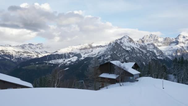 Deserted Empty Closed Ski Resort Coronavirus Epidemic Lockdown Montanhas Cobertas — Vídeo de Stock