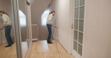 Ev 4K 10-bit 'te Adam Boşaltma Yeri