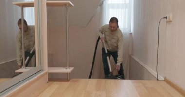 Ev 4K 10-bit 'te Adam Boşaltma Yeri