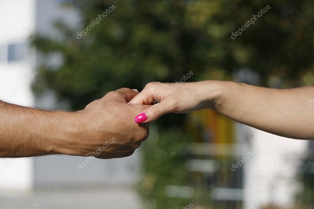 boy-taking-girls-hand-solo