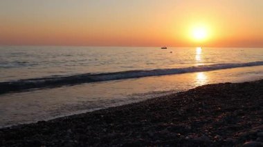 Sahil şeridi altın saati. Kaliteli fotoğraf.