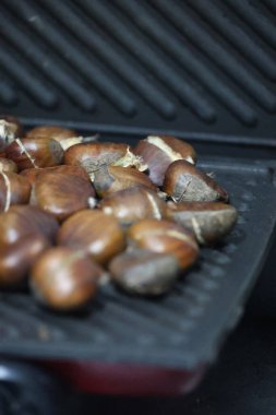 Kavrulmuş kestane kestanesi. 