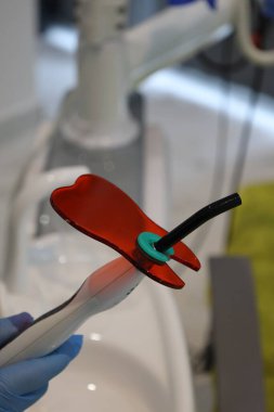 Diş cerrahisi aletleri. Diş cerrahisi aletleri. Diş bakımı. Yüksek kalite fotoğraf