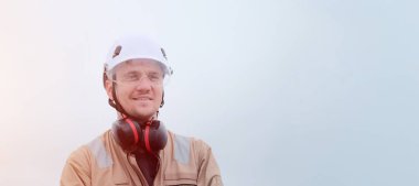 PPE açık Güler yüzlü Proje Yöneticisi Mühendis