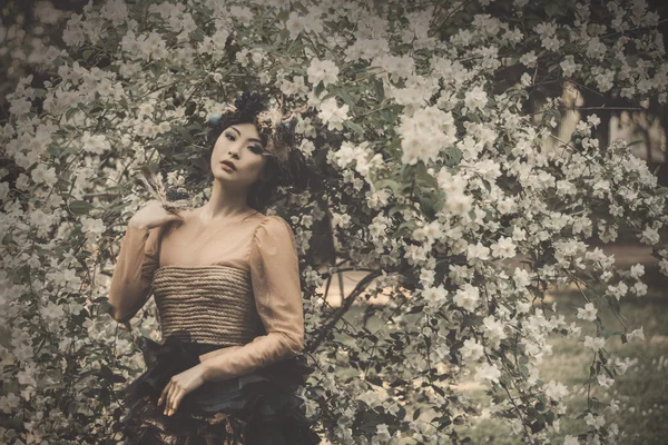 Vintage vestido asiático mulher — Fotografia de Stock