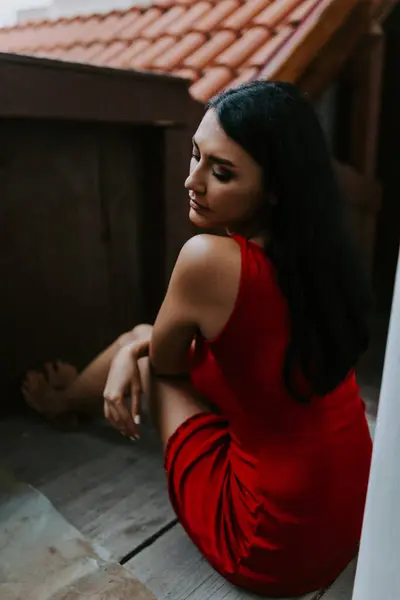 High Angle Young Barefoot Woman Trendy Red Dress Sitting Lumber — Stock Photo, Image