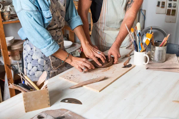 Cropped Unrecognizable Female Male Casual Clothes Aprons Smiling While Creating — Stock Photo, Image