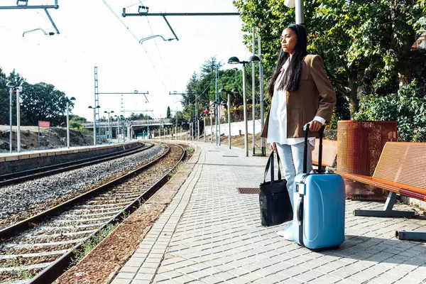 Side View Asian Female Traveler Suitcase Standing Platform Railroad Station — Stock Photo, Image