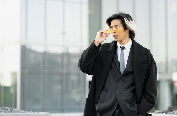 Self Assured Young Ethnic Male Entrepreneur Formal Suit Coat Walking — Stock Photo, Image