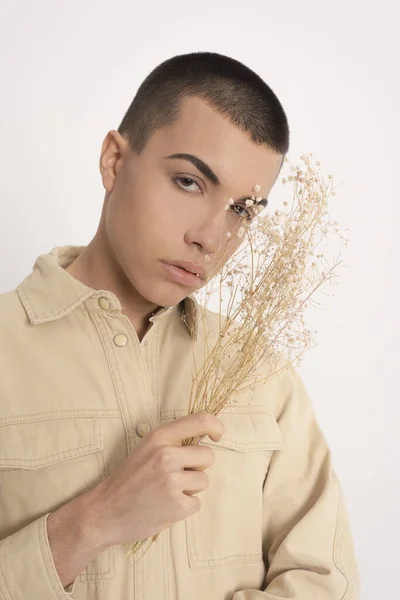 Androgynous Male Model Trendy Shirt Bunch Dried Plants Looking Camera — Stock Photo, Image