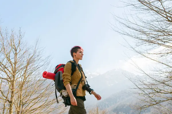 Side View Pensive Female Traveler Backpack Walking Mountains Looking Away — Stock Photo, Image