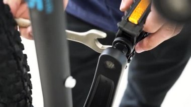 Bisiklet pedalları Kur ana toplar