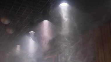 Duman bulutu olan lambalar. Yakın plan..