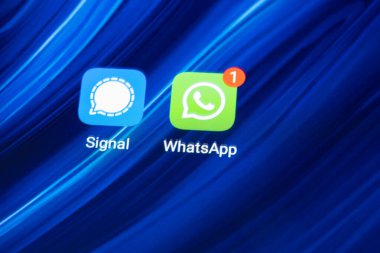 Sinyal ve Whatsapp logosu. Sosyal medya ağı.