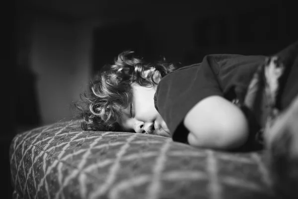 Lindo niño durmiendo —  Fotos de Stock