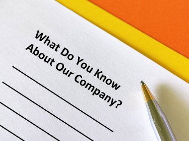 Bir kişi, bir şirket hakkında ne bildiğini soruyor.. 