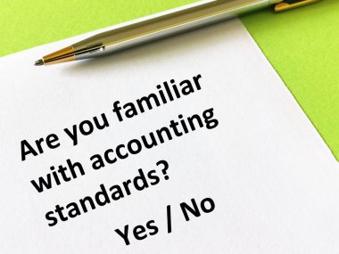 Bir kişi onun ne kadar aşina olduğu sorusuna cevap veriyor. 