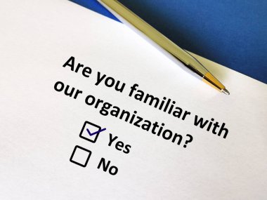 Bir kişi, örgüte ne kadar aşina olduğu sorusunu cevaplıyor..