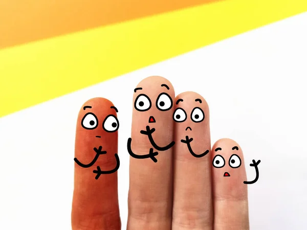 Quatro Dedos São Decorados Como Quatro Pessoas Três Deles Discriminam — Fotografia de Stock