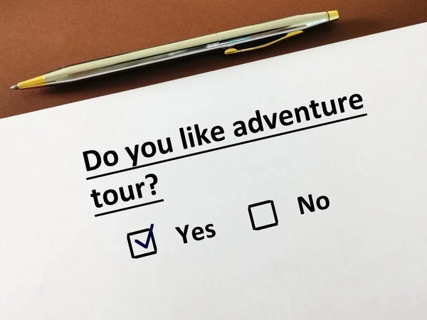Una Persona Está Respondiendo Pregunta Sobre Turismo Gusta Tour Aventura — Foto de Stock