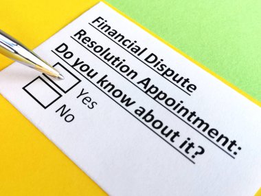 Bir kişi mali anlaşmazlık çözümü atamasıyla ilgili soruyu yanıtlıyor.