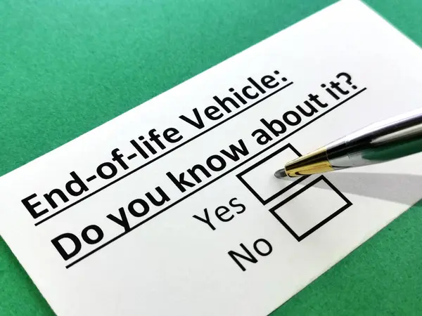 One Person Answering Question End Life Vehicle — Stock Photo, Image