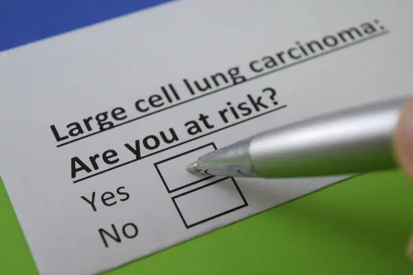 Dedo Responde Una Pregunta Sobre Carcinoma Pulmón Células Grandes — Foto de Stock