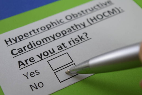 Один палец отвечает на вопрос о гипертрофической обструктивной кардиомиопатии.