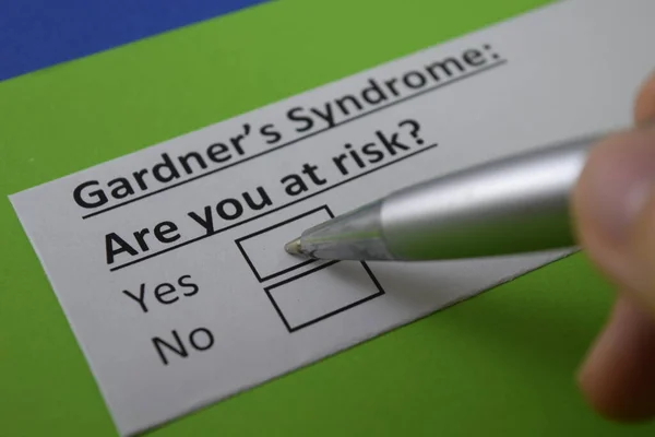 Dedo Está Respondiendo Pregunta Sobre Síndrome Gardner — Foto de Stock