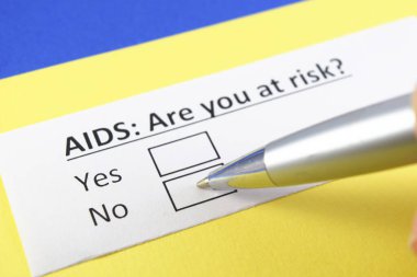 Biri AIDS 'le ilgili sorulara cevap veriyor..