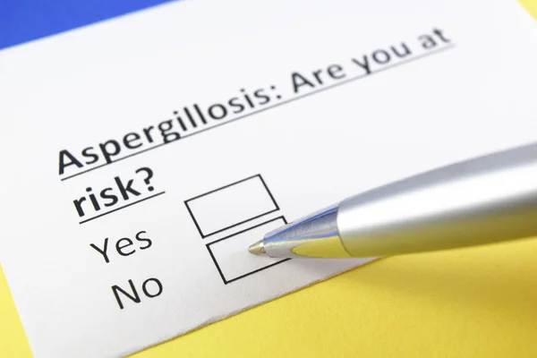 Una Persona Está Respondiendo Pregunta Sobre Aspergilosis — Foto de Stock