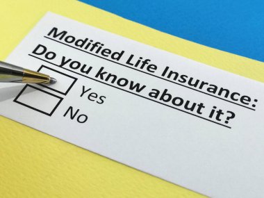 Bir kişi değiştirilmiş hayat sigortası ile ilgili soruya cevap veriyor..