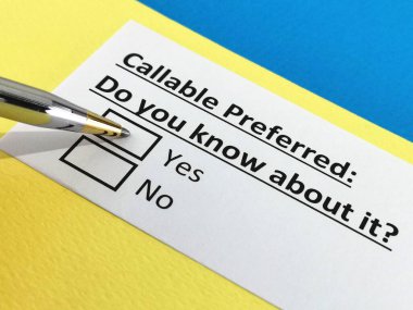 Bir kişi çağrılabilir tercih edilen sorulara cevap veriyor.