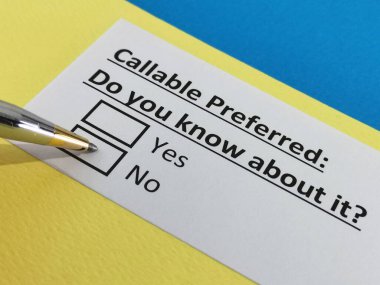 Bir kişi çağrılabilir tercih edilen sorulara cevap veriyor.