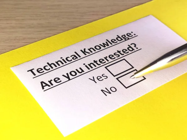 Uma Pessoa Está Respondendo Pergunta Sobre Conhecimento Técnico — Fotografia de Stock