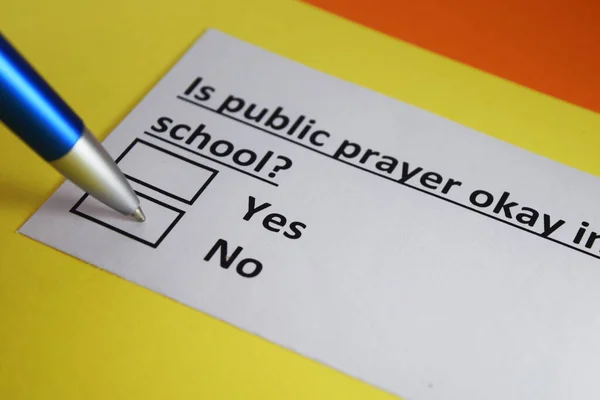Une Personne Répond Question Sur Prière Publique École — Photo