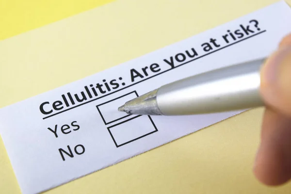 Una Persona Está Respondiendo Pregunta Sobre Celulitis — Foto de Stock