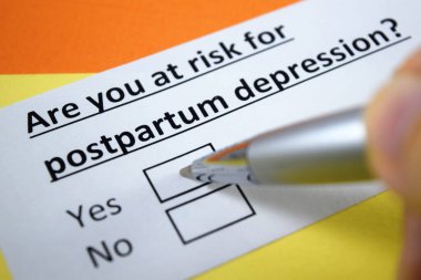 Bir kişi doğum sonrası depresyonla ilgili sorulara cevap veriyor..