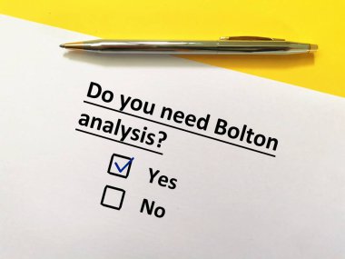 Bir kişi diş prosedürü ile ilgili soruya cevap veriyor. Bolton analizine ihtiyacı var.