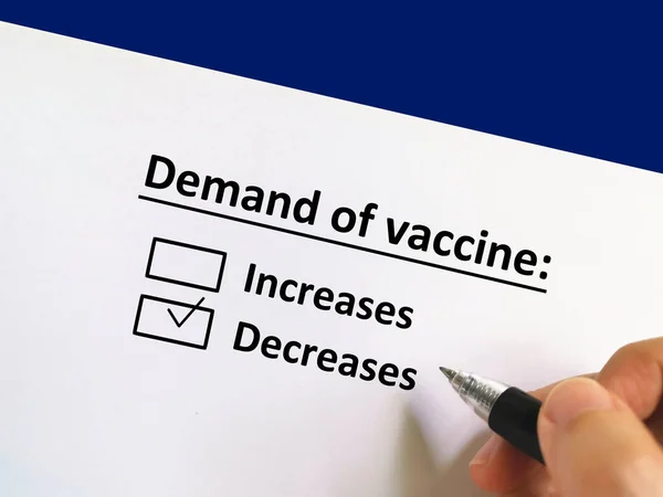 Jedna Osoba Odpovídá Otázku Ohledně Poptávky Vakcíně Myslí Klesá — Stock fotografie