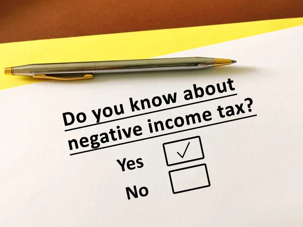 One Person Answering Question Taxation Knows Negative Income Tax — Stock Photo, Image