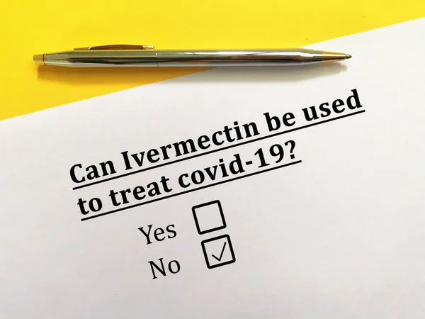 1人はIvermectinについての質問に答えています アイヴェルメクチンはコロナウイルスの治療には使えないと考えている — ストック写真