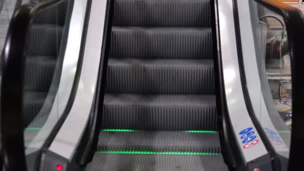 Escaliers mobiles escalator . — Video
