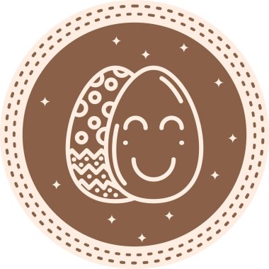 Gülen yüzlü iki süslü Paskalya yumurtası.