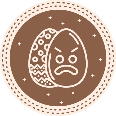 Bir Paskalya yumurtası kızgın bir yüz, çatık kaşlar ve geniş bir kaşla süslenir ve başka bir süslü yumurtanın yanında durur..